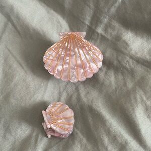 Seashell hair clips